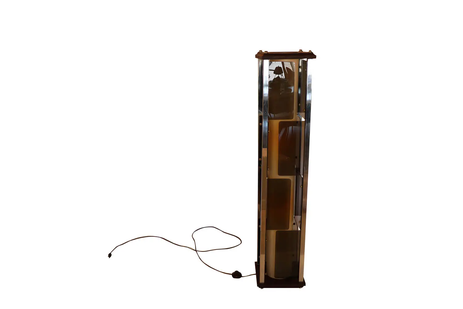 0679df93-aaf1-4563-9566-0e07f44c00ea_Mid-Century-Lucite-Paneled-Rectangular-Floor-Lamp-4.webp