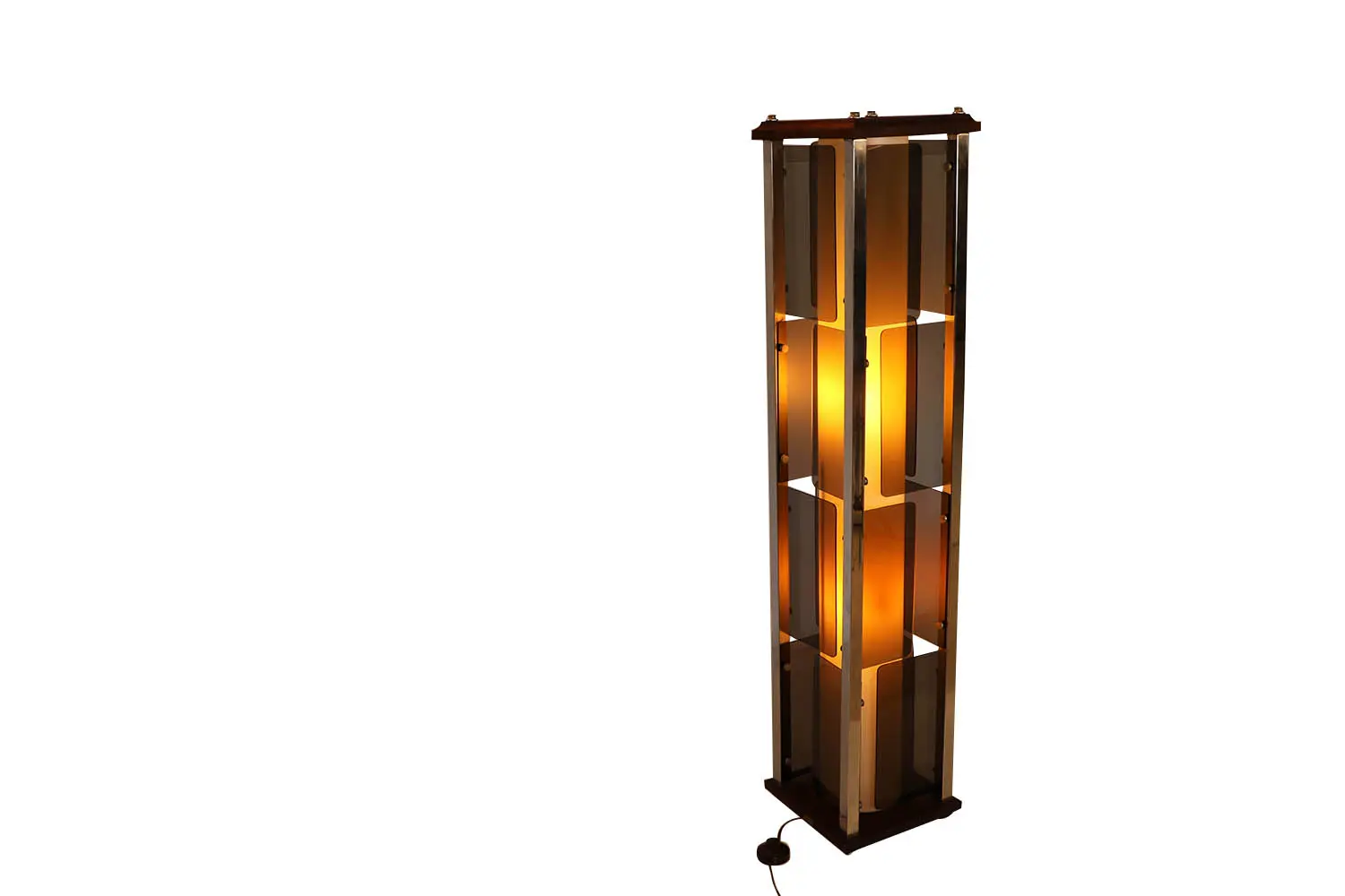 0679df93-aaf1-4563-9566-0e07f44c00ea_Mid-Century-Lucite-Paneled-Rectangular-Floor-Lamp-8.webp