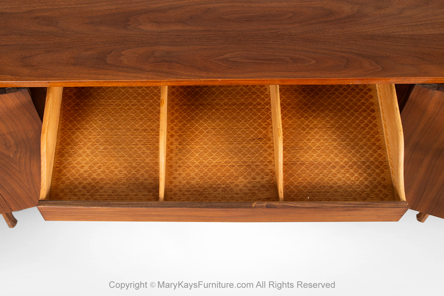24624fc2-96c4-4638-b7fc-605cb9c8081d_Mid-Century-Modern-walnut-dresser-sideboard-5.jpg