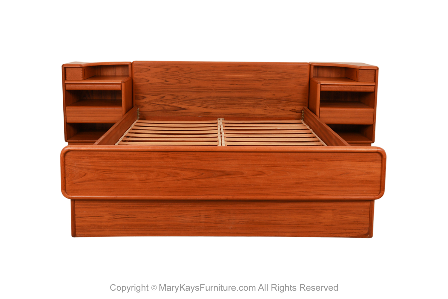 4081be22-c054-4648-b0c2-0dce1049b0ce_Danish-Mid-Century-Teak-King-Platform-Bed-and-Nightstands-1.jpg