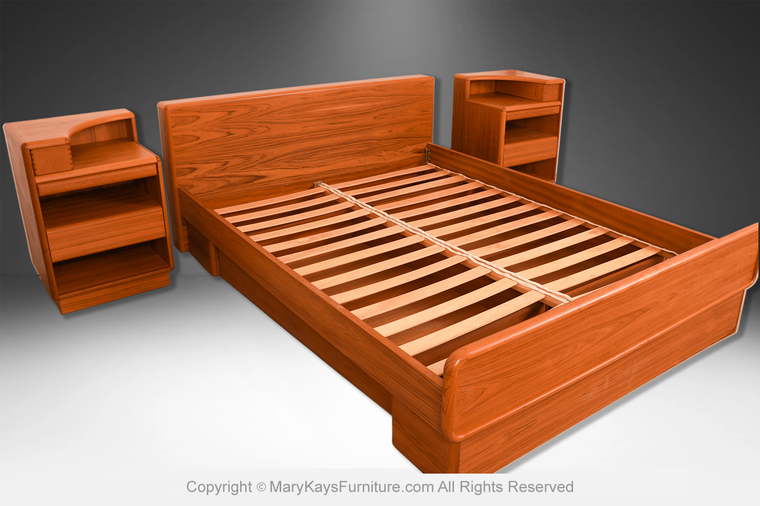 4081be22-c054-4648-b0c2-0dce1049b0ce_Danish-Mid-Century-Teak-King-Platform-Bed-and-Nightstands-13.jpg