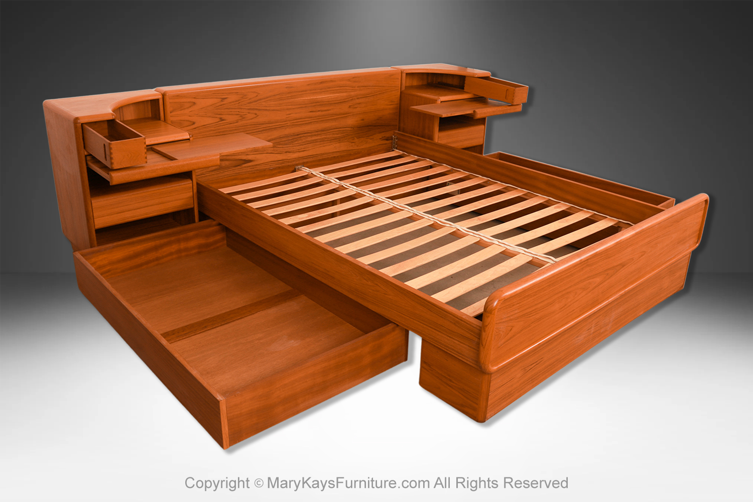 4081be22-c054-4648-b0c2-0dce1049b0ce_Danish-Mid-Century-Teak-King-Platform-Bed-and-Nightstands-6.jpg