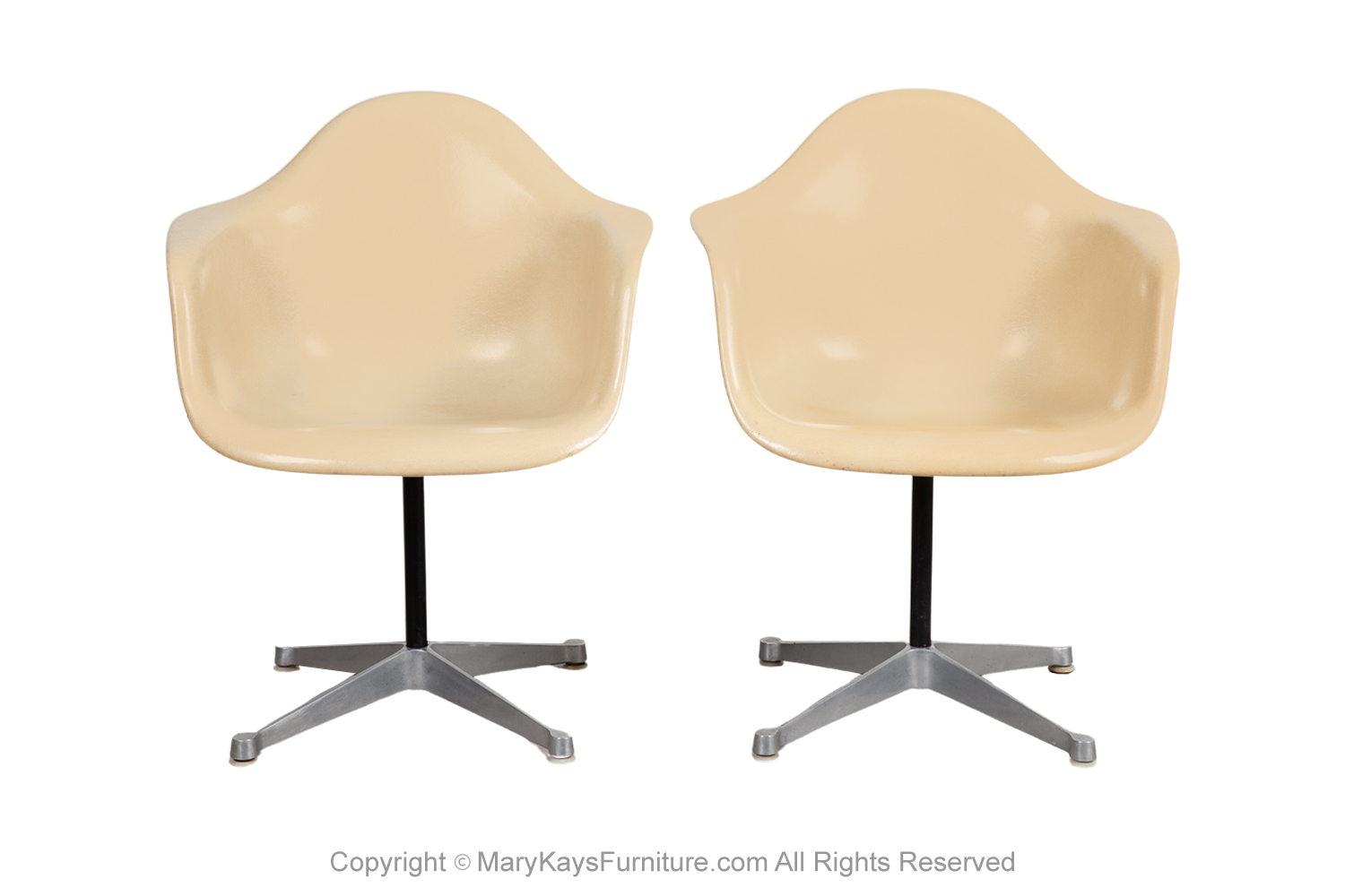 4e4658a1-69e5-4b3c-96ed-00452d90feb9_pair-Bucket-fiberglass-Swivel-Chairs-Charles-Eames-for-Herman-Miller-1.jpg