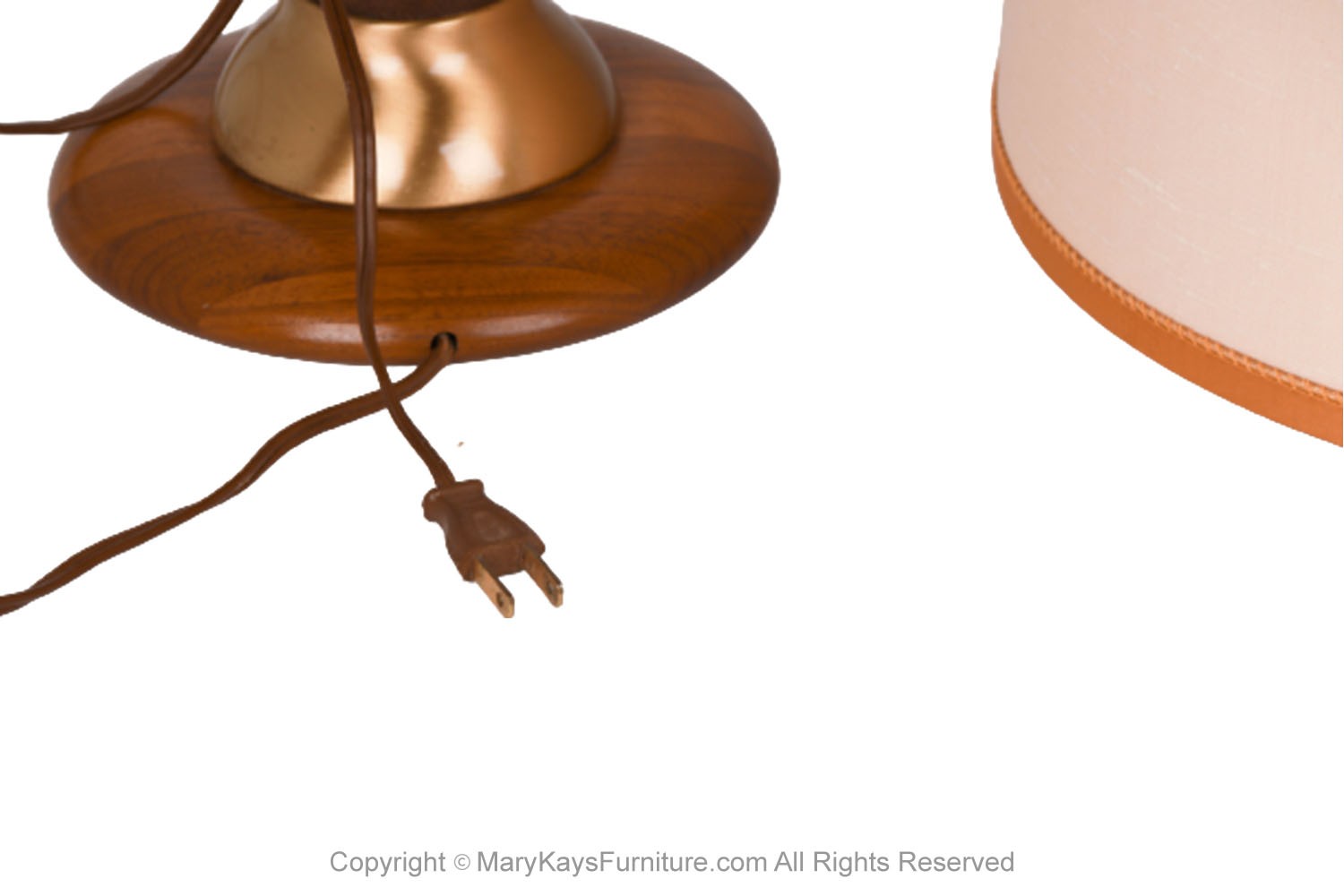 5d678cb7-14fb-4cbc-9abc-95b6b165e61b_1960s-Mid-Century-Modern-walnut-and-brass-table-lamp-10.jpg