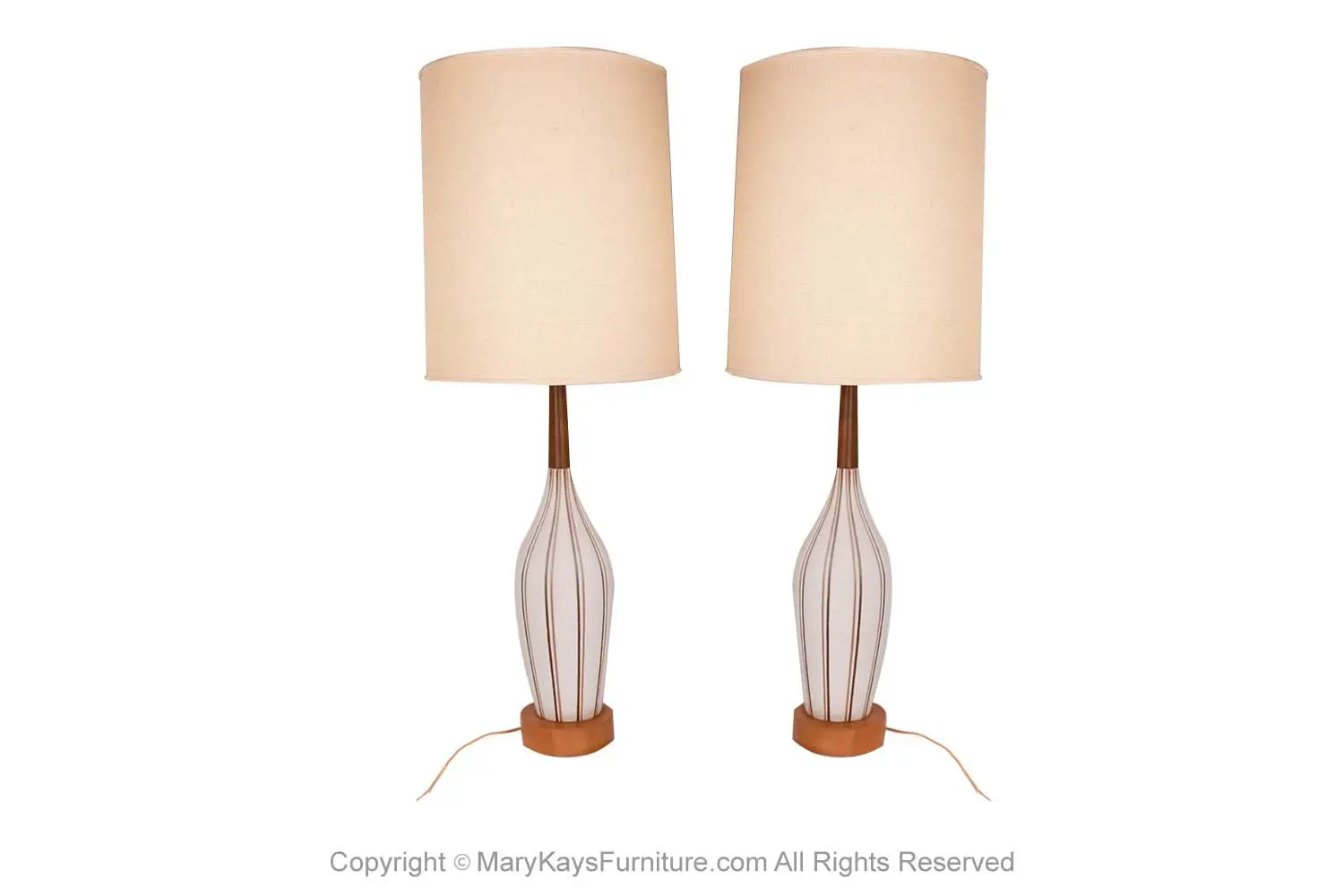 8044f8c5-cad1-4af1-8b79-5a1785e2bd3d_1960s-Tall-Mid-Century-Modern-Walnut-Ceramic-Table-Lamps-pair-1-1.webp
