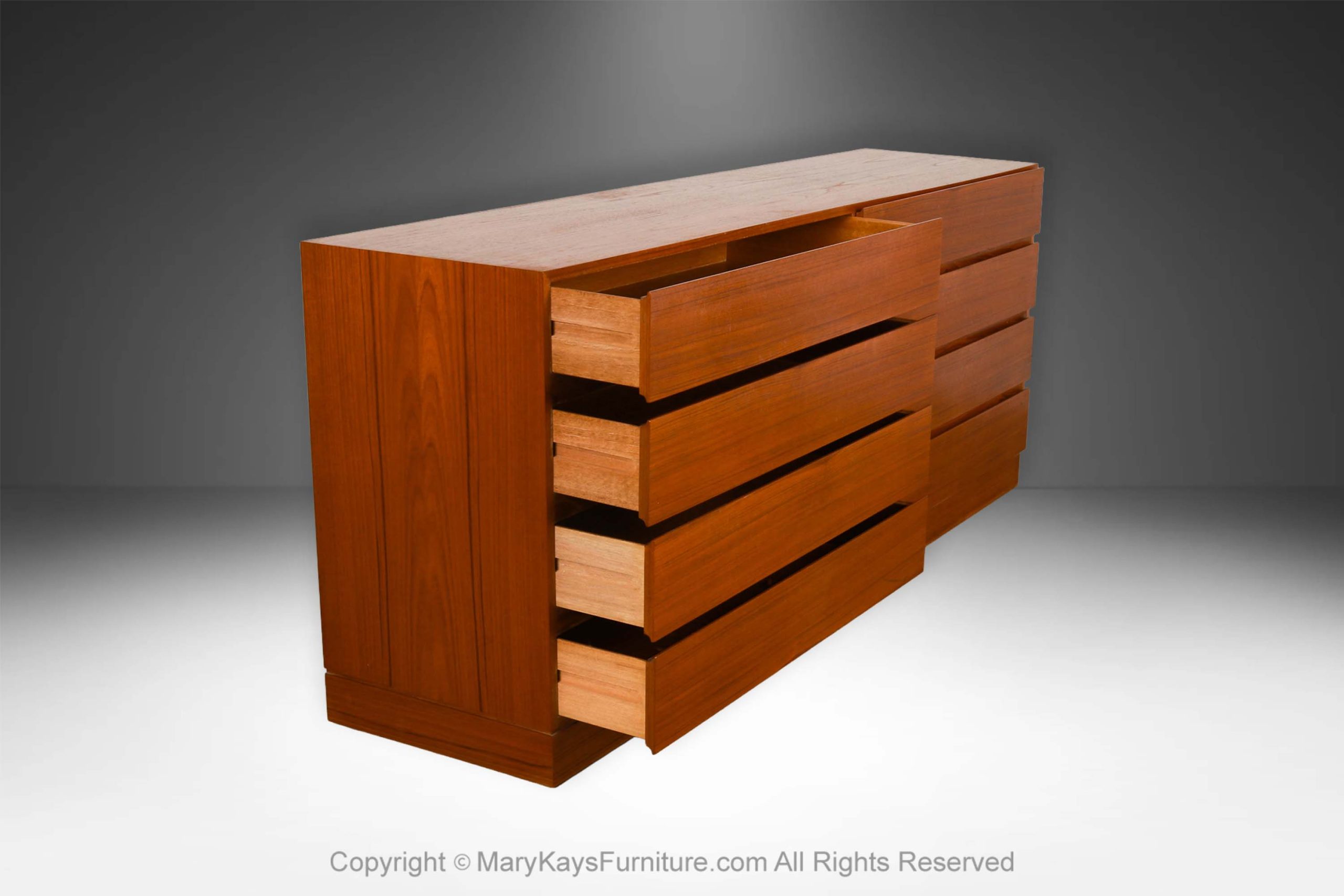 Danish-Modern-Long-Teak-Dresser-by-Vinde-Mobelfabrik-3-1.jpg