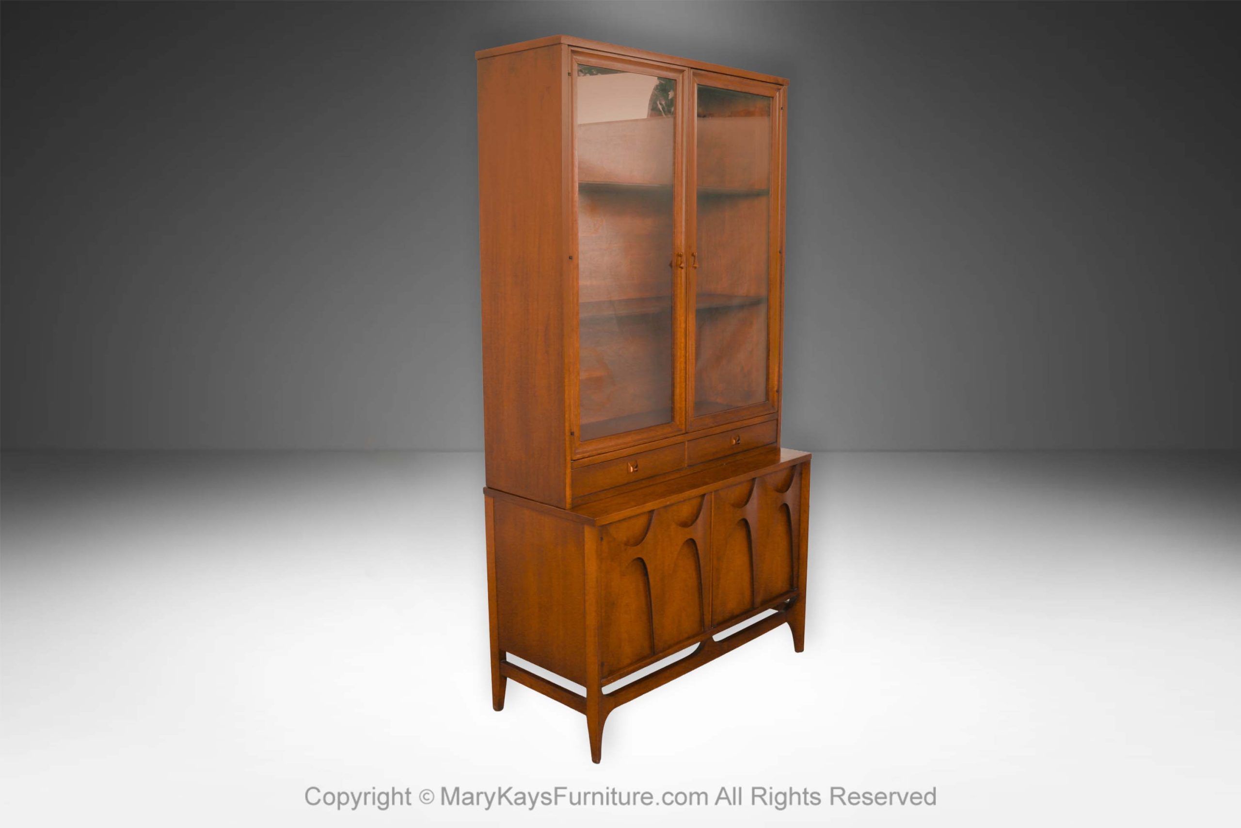 Mid-Century-Walnut-Buffet-China-Cabinet-Broyhill-Brasilia-2.jpg