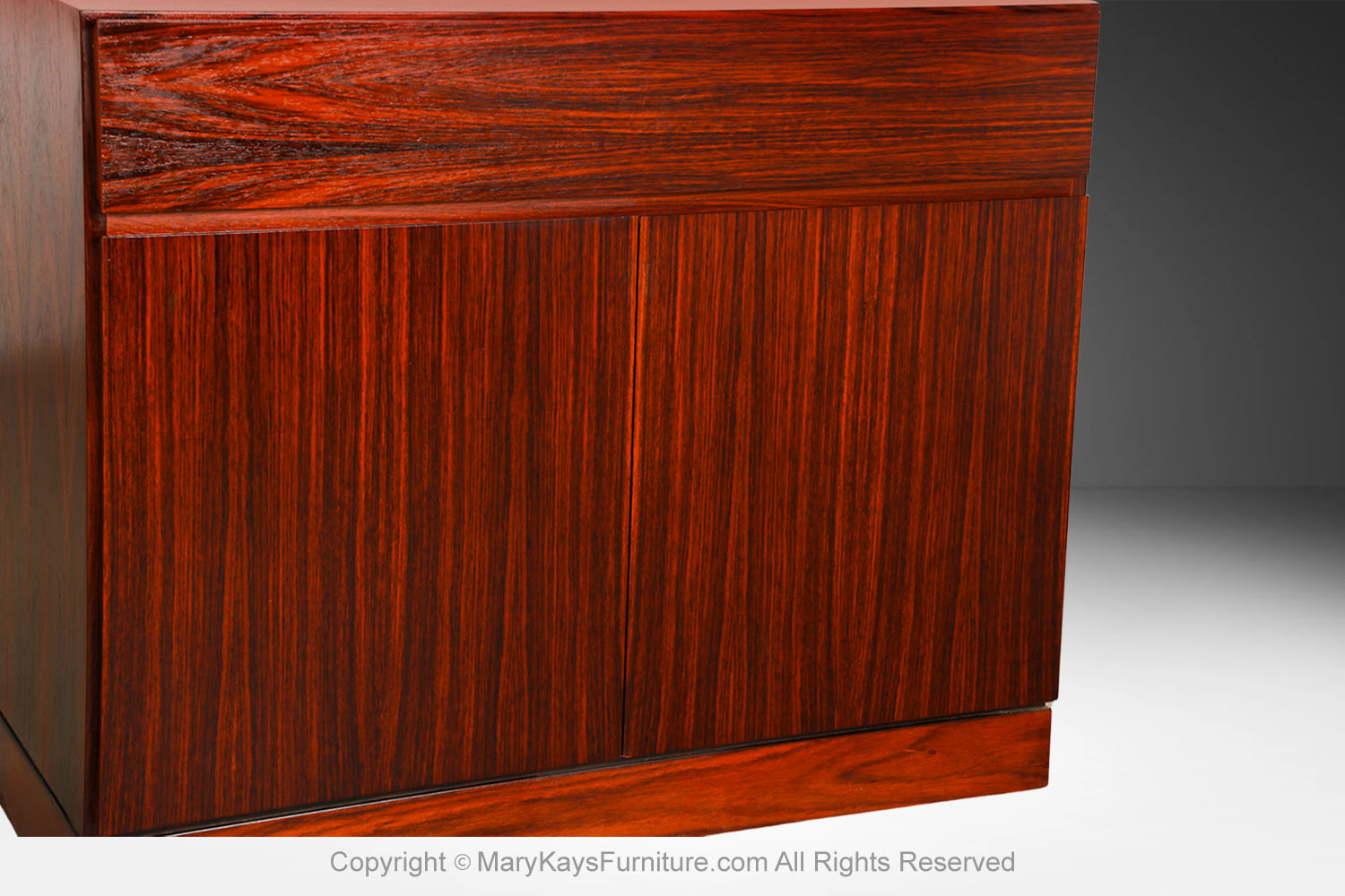 Mid-Century-Danish-Rosewood-Two-Door-Credenza-Arne-Wahl-Iversen-for-Vinde-Mobelfabrik-6.jpg